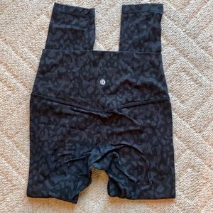 Lululemon 🍋 Align pants size 6 25” animal print worn only few times!